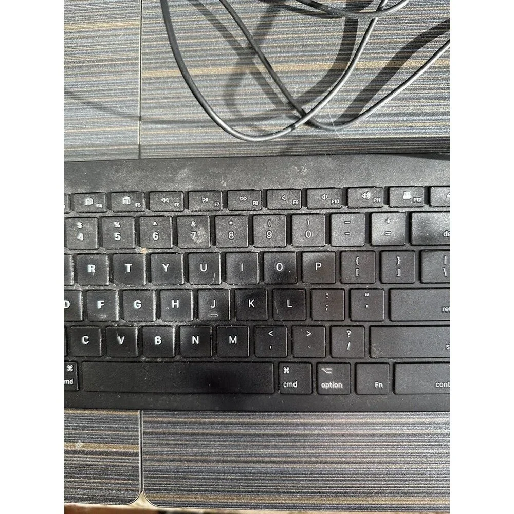 Macally USB Wired Keyboard Plug and Play Ergonomic USB‎